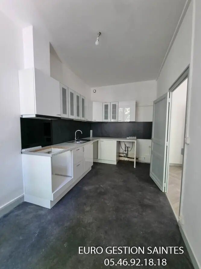 Appartement à louer, 155m², Saintes