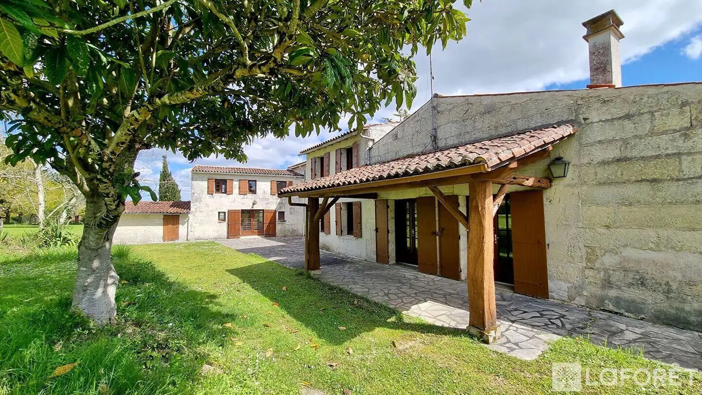 Maison à vendre, 574m², Saintes