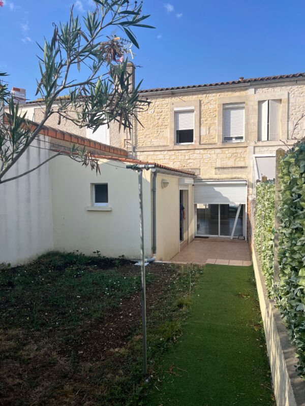 Maison à louer, 94m², Saintes