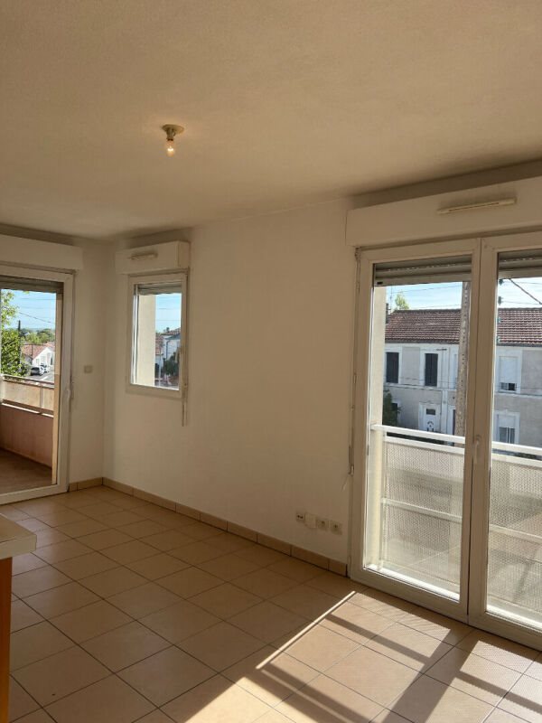 Appartement à louer, 27m², Gond-Pontouvre