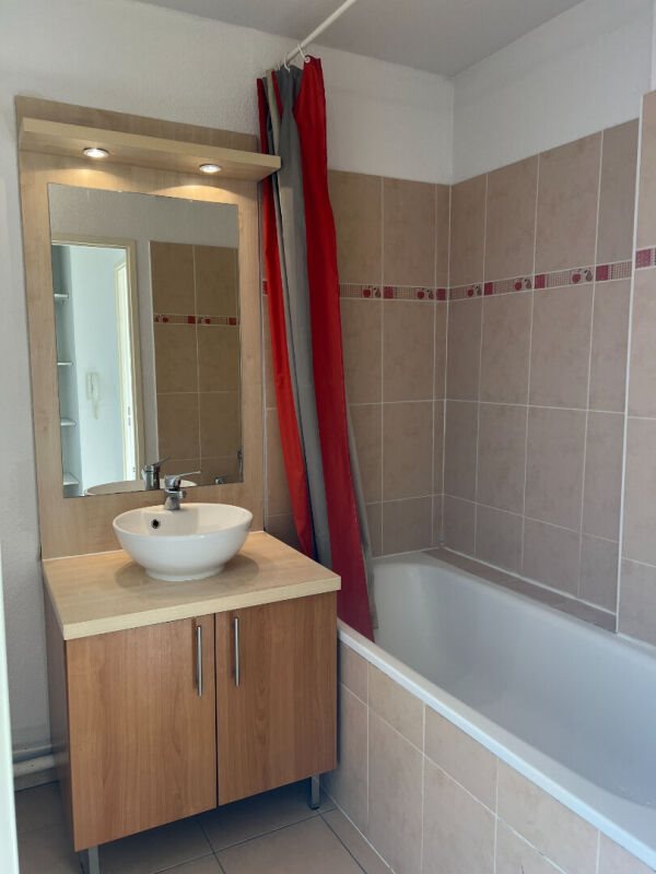 Appartement à louer, 27m², Gond-Pontouvre