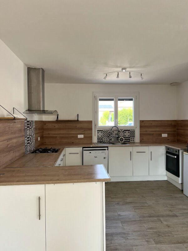 Maison à louer, 98m², Chaniers