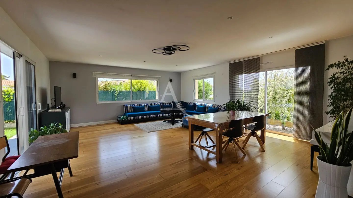 Maison à vendre, 131m², Échillais