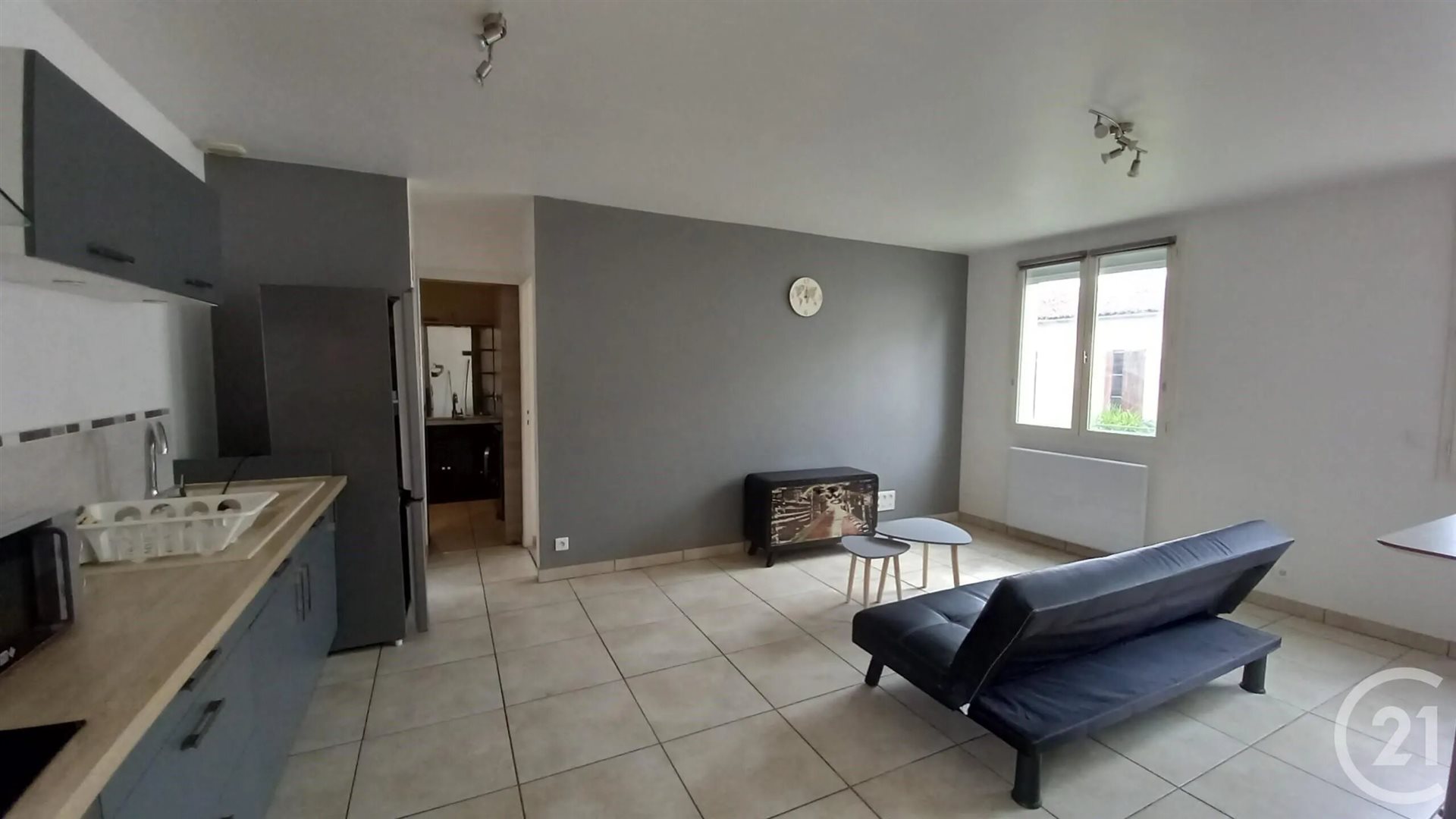 Appartement à louer, 43m², Saintes