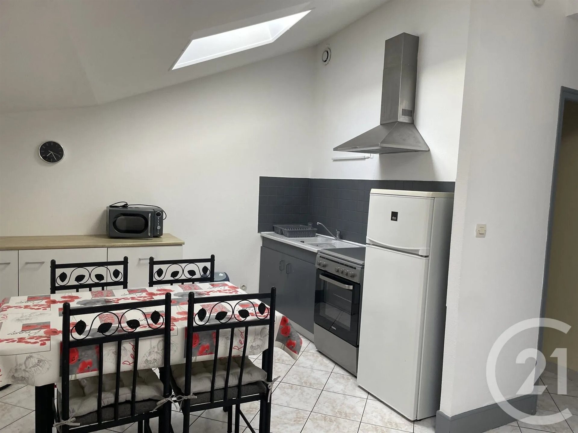 Appartement à louer, 47m², Saintes