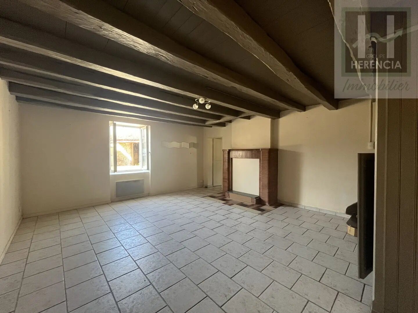 Maison à vendre, 185m², Hiersac