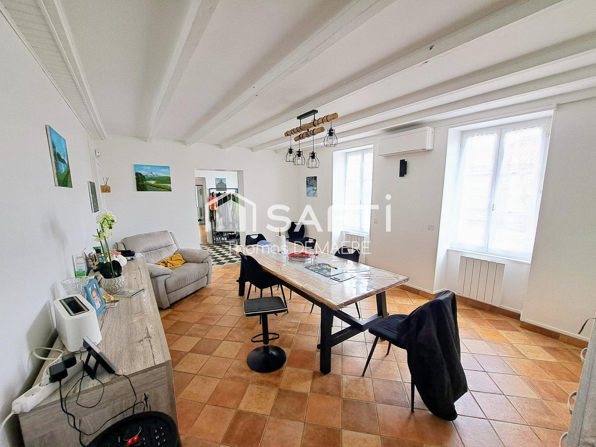 Maison à vendre, 222m², Bussac-Forêt