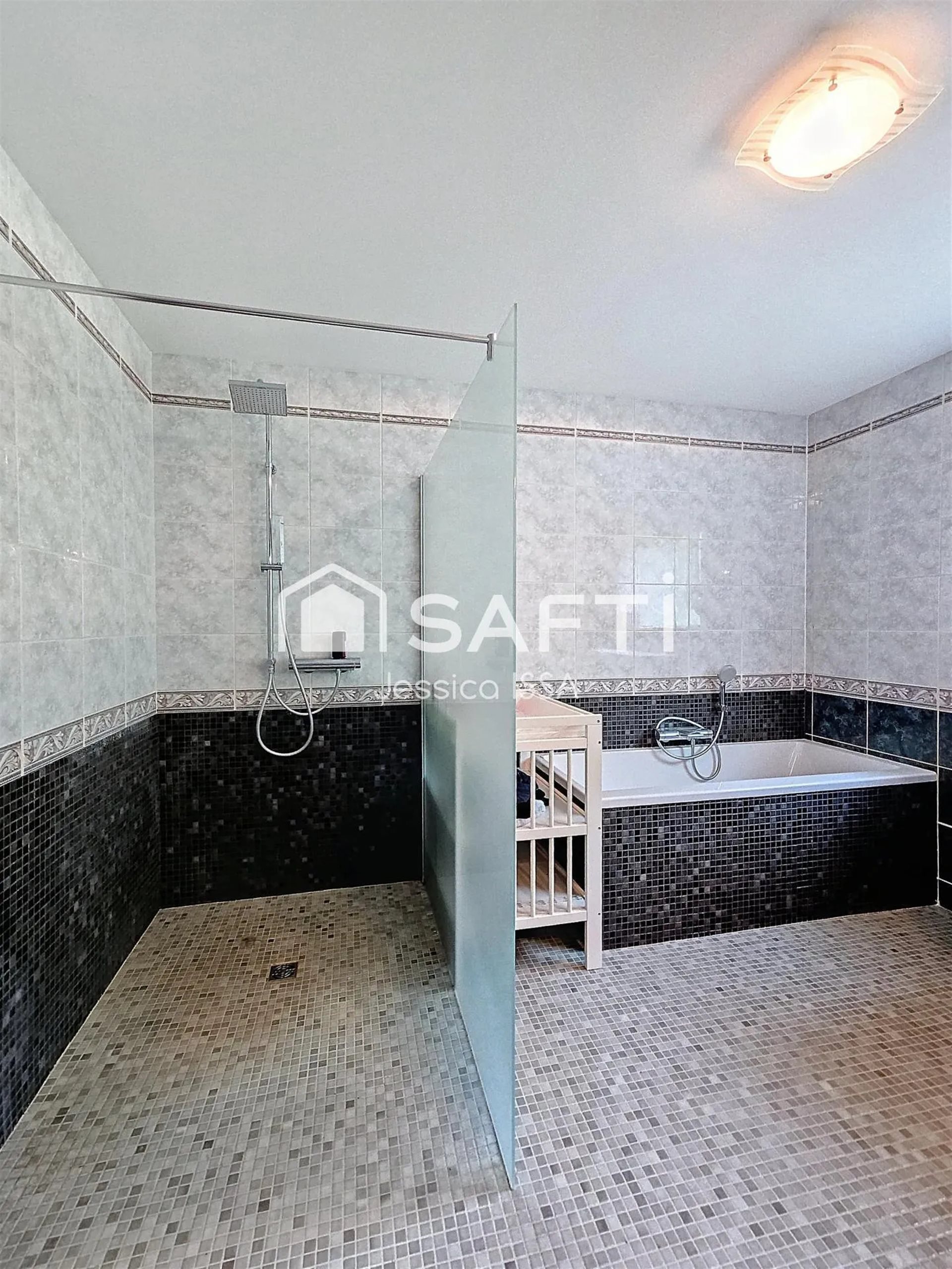 Maison à vendre, 241m², Haute-Kontz