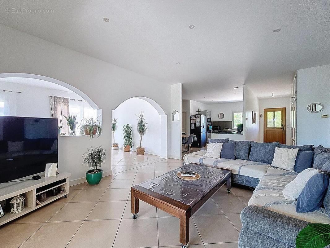 Maison à vendre, 187m², Cérons