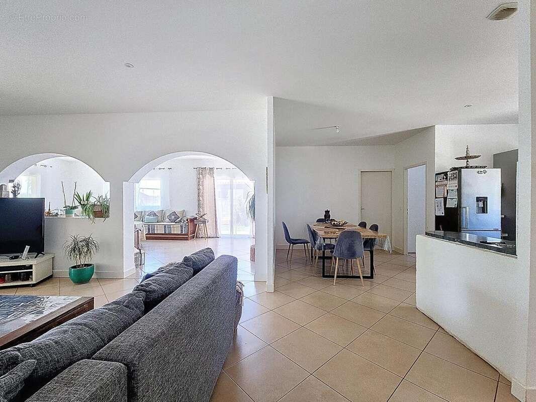 Maison à vendre, 187m², Cérons