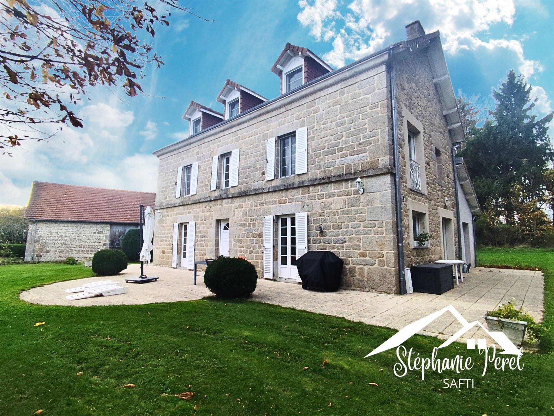 Maison à vendre, 215m², Flayat