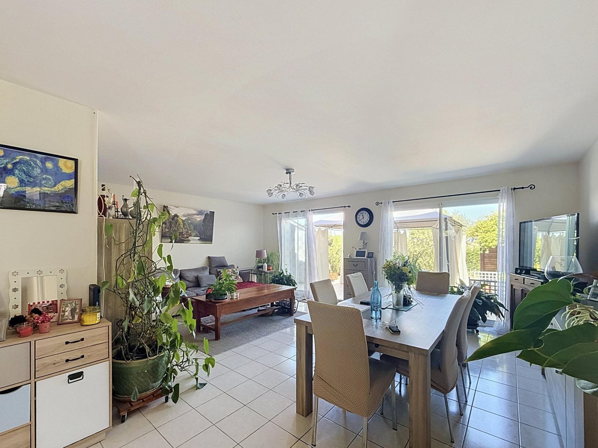 Maison à vendre, 100m², Saint-Genis-d'Hiersac