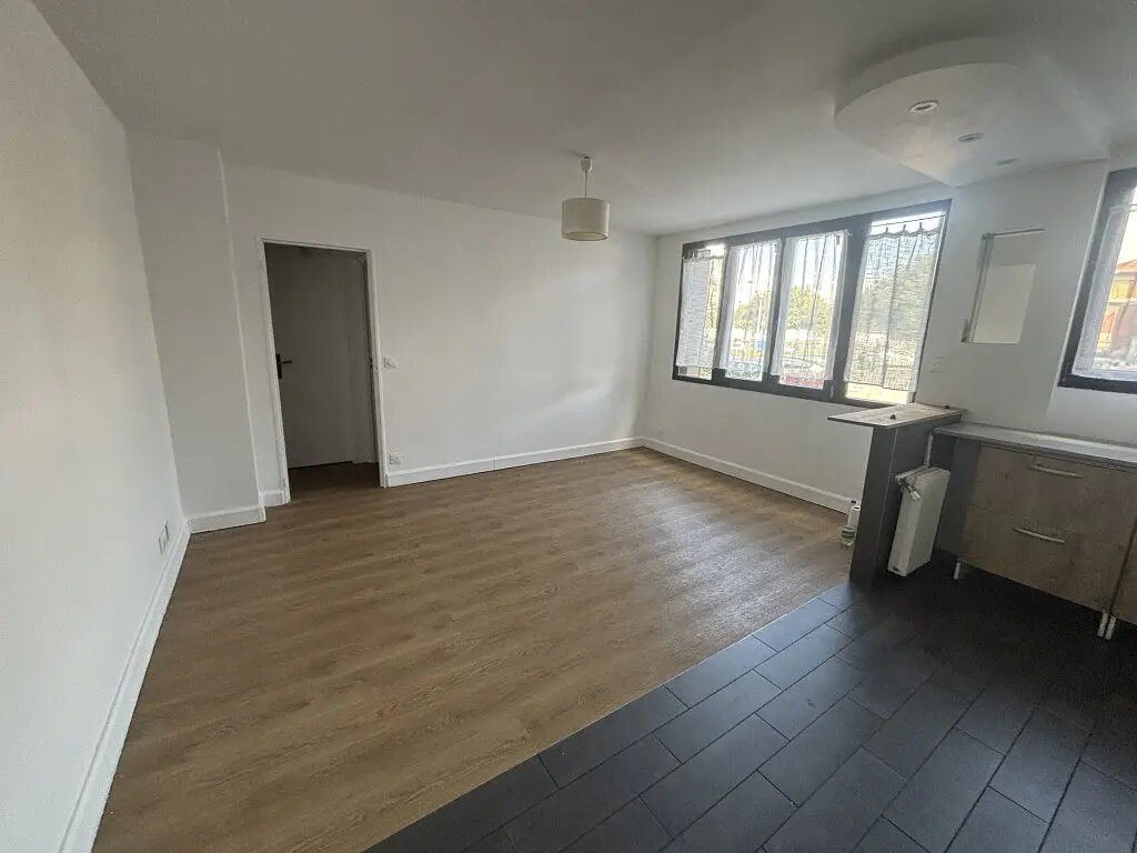 Appartement à louer, 35m², La Courneuve