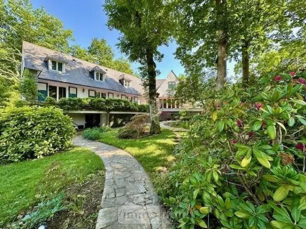 Maison à vendre, 242m², Avrillé