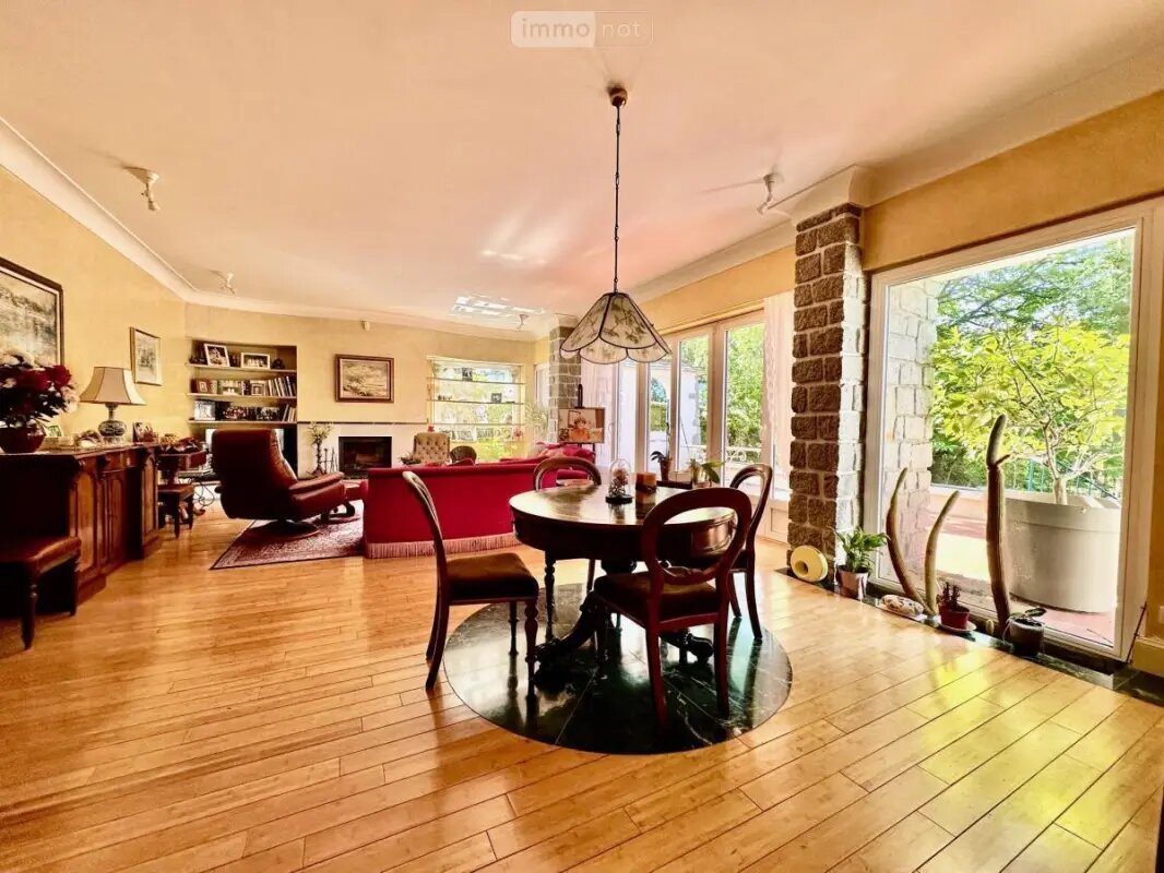 Maison à vendre, 242m², Avrillé