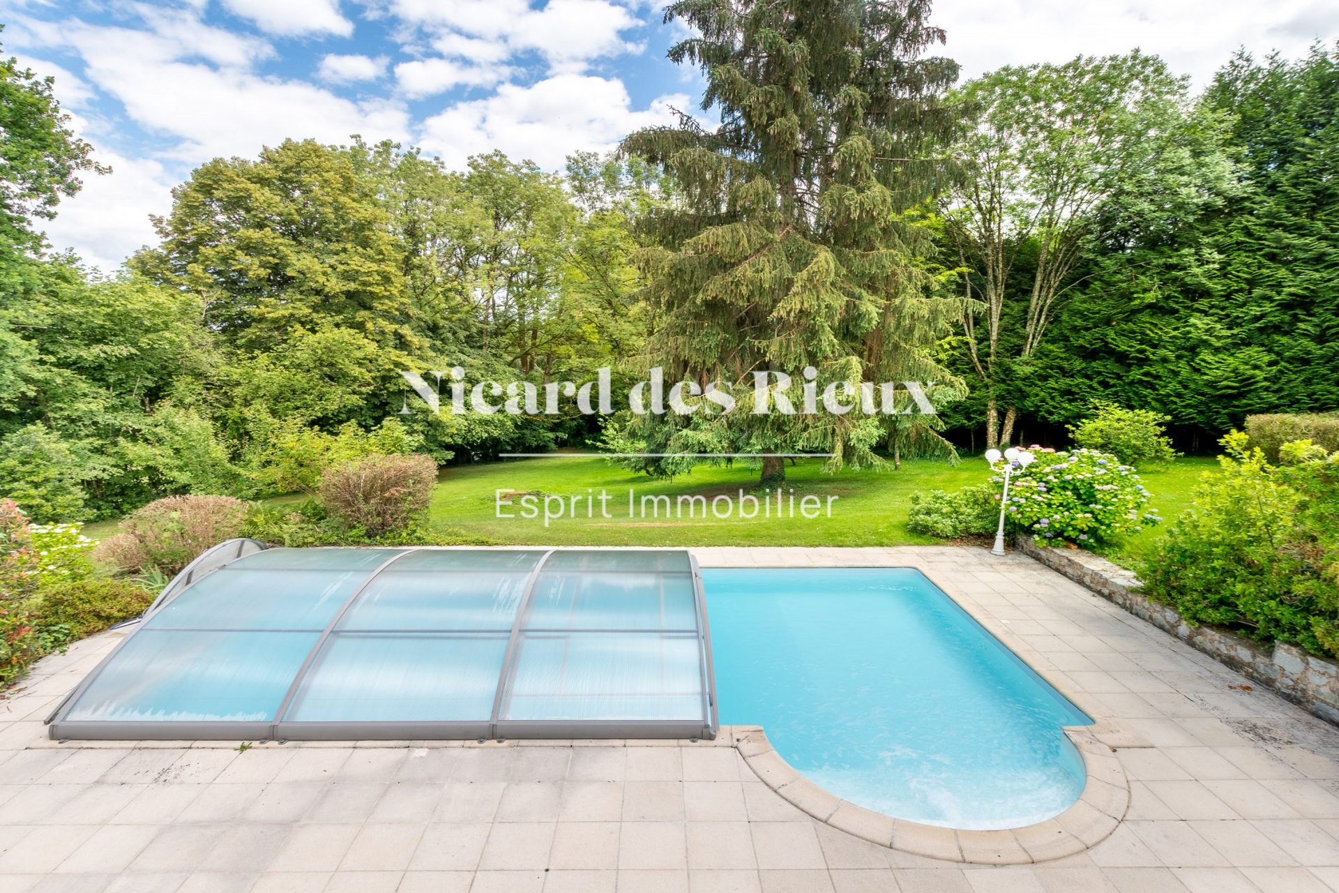 Maison à vendre, 221m², La Geneytouse