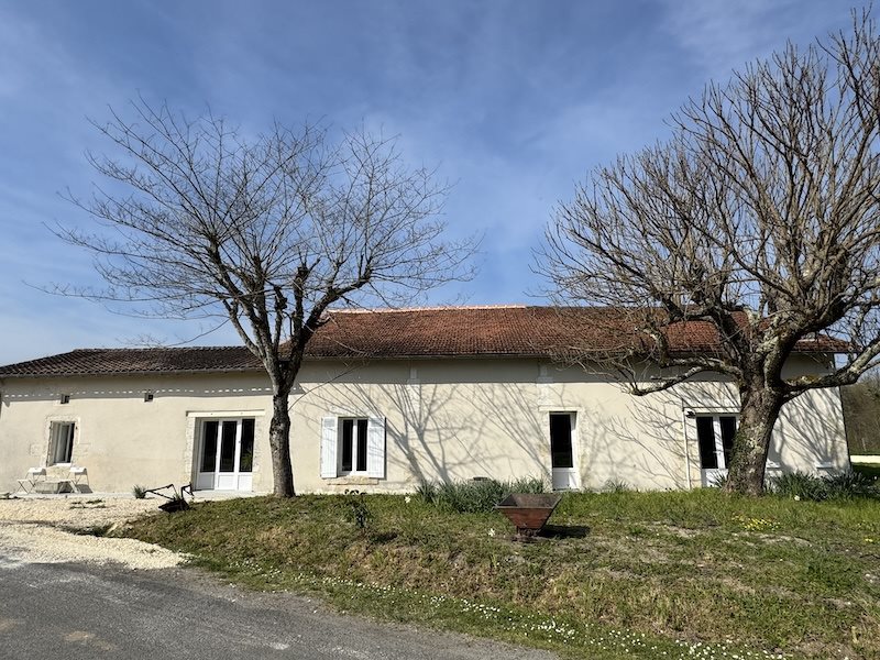 Maison à vendre, 150m², Brie-sous-Chalais