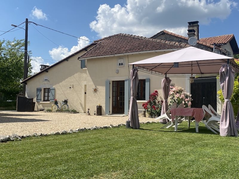 Maison à vendre, 240m², Brie-sous-Chalais