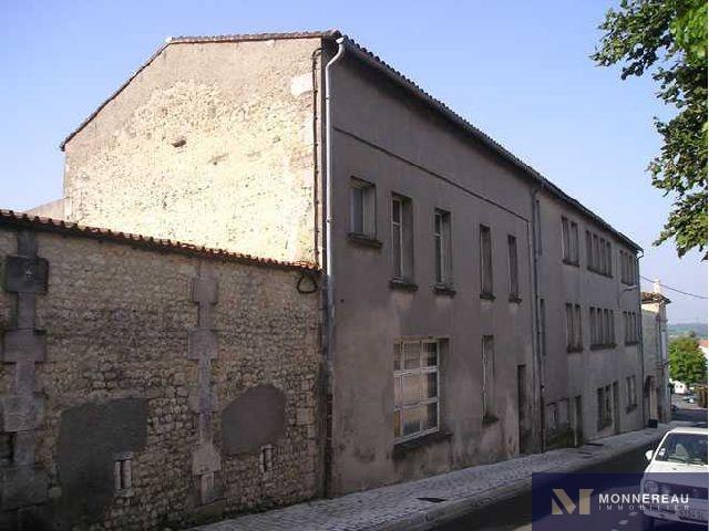Maison à vendre, 1700m², Barbezieux-Saint-Hilaire
