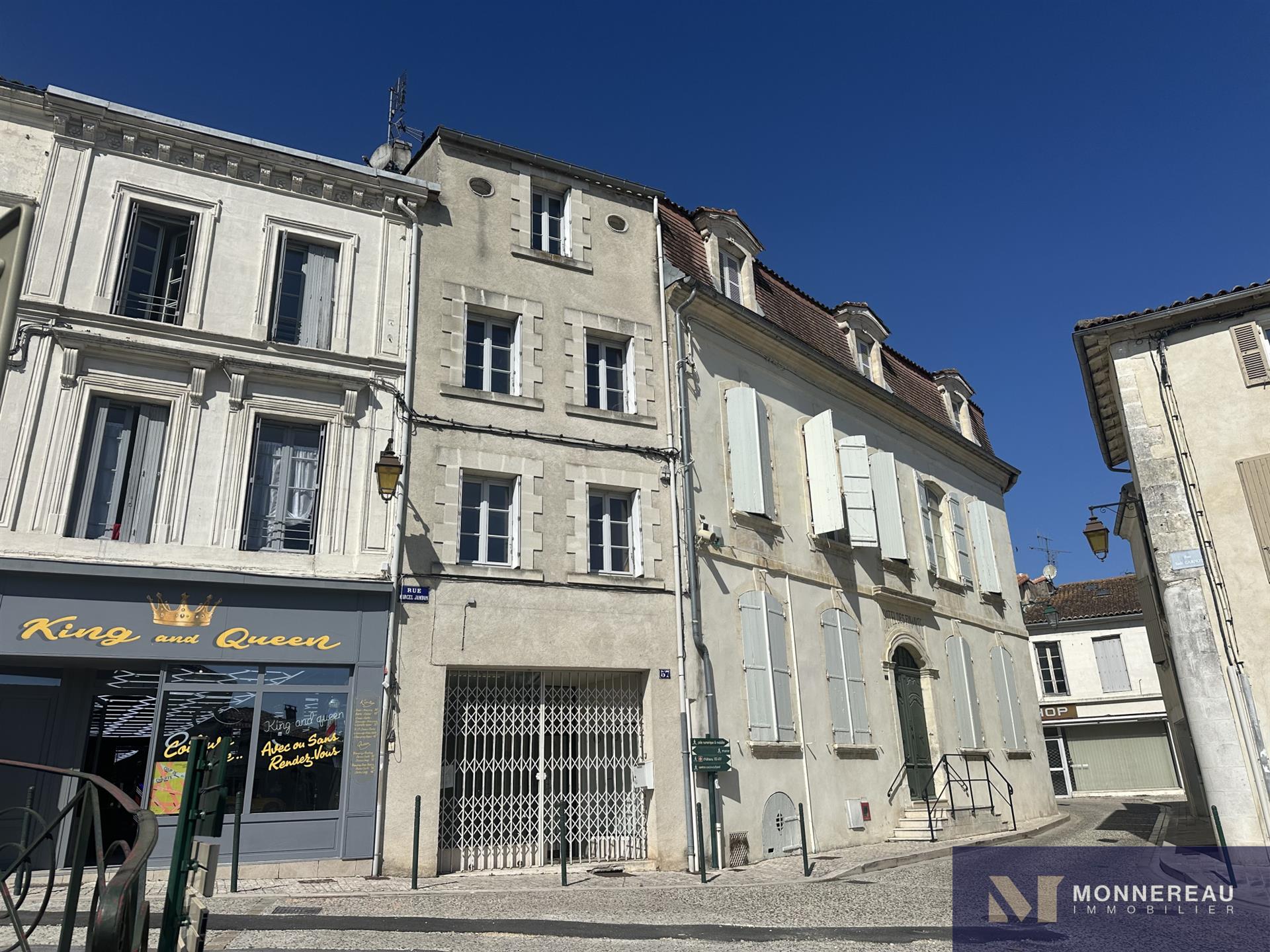 Appartement à vendre, 205m², Barbezieux-Saint-Hilaire