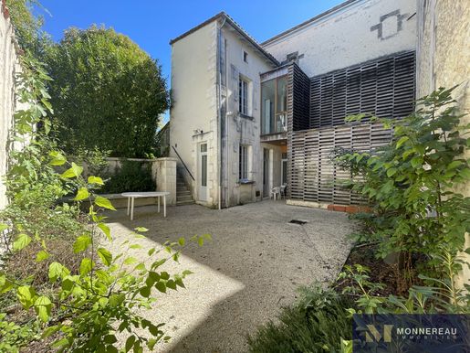 Maison 4 pièces 129 m² · à Barbezieux-Saint-Hilaire · 129 m² · 233 200 €