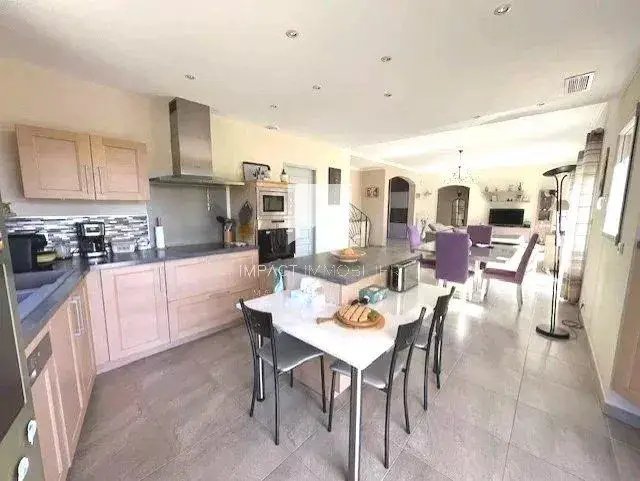 Maison à vendre, 159m², La Crau