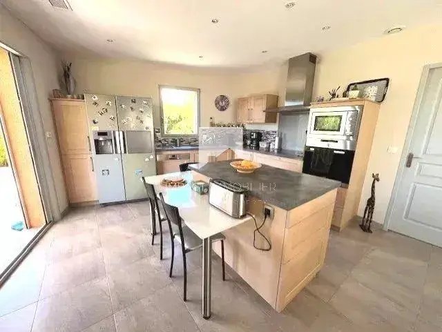 Maison à vendre, 159m², La Crau