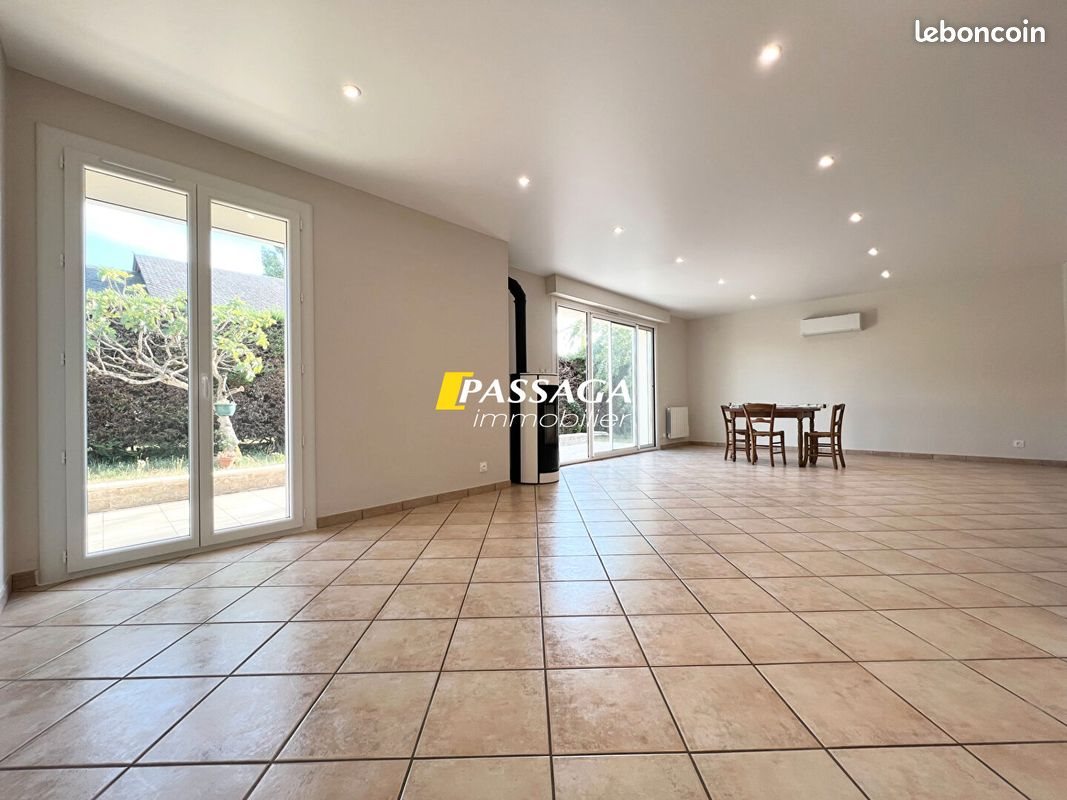 Maison à louer, 104m², Laissac