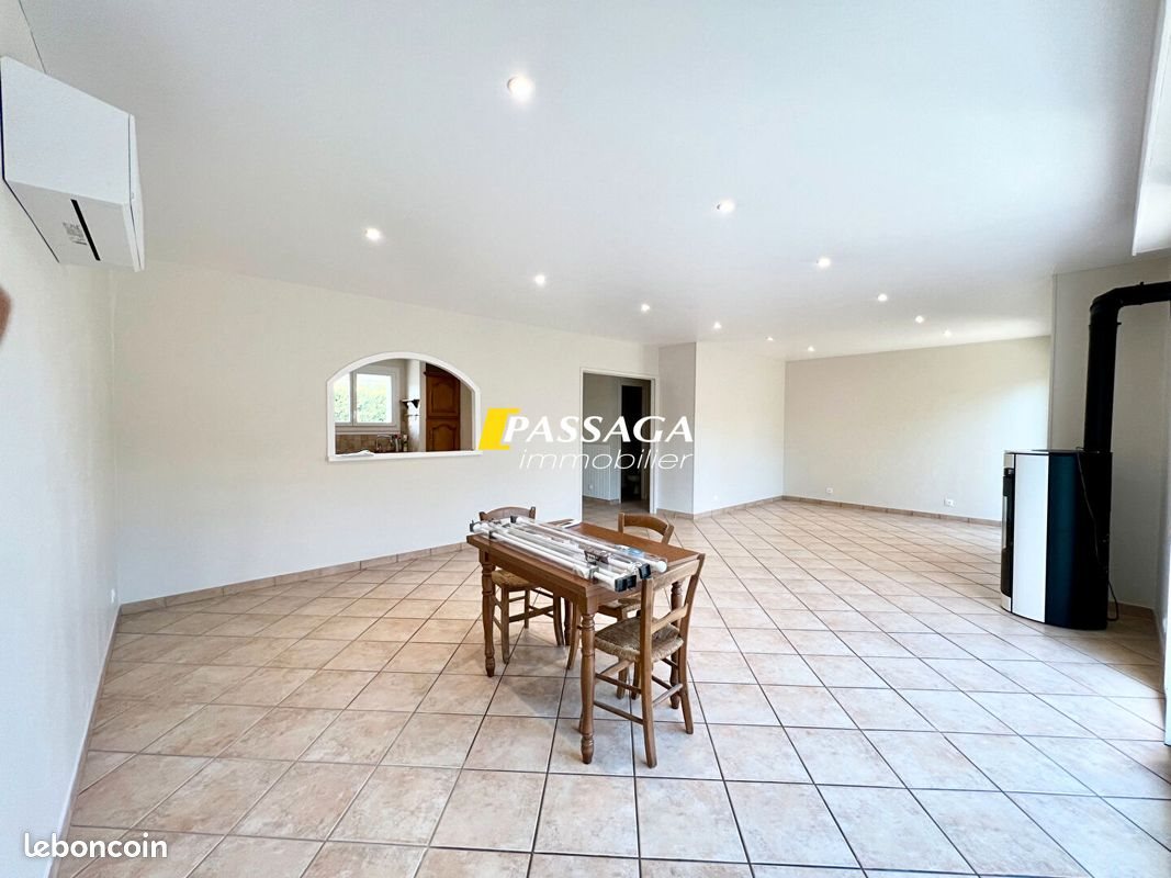 Maison à louer, 104m², Laissac