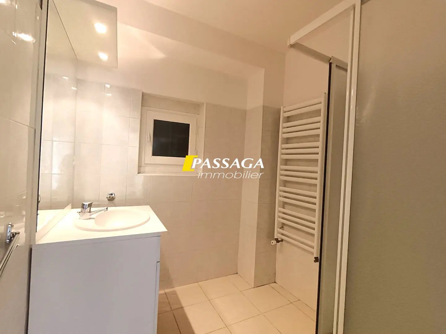 Appartement à louer, 47m², Montrozier