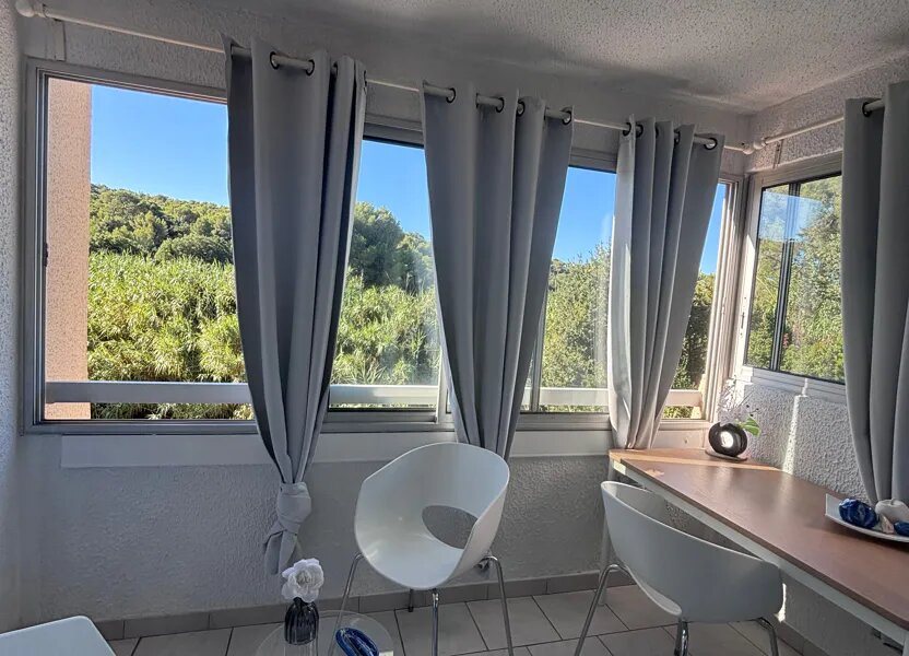 Appartement à louer, 28m², Sanary-sur-Mer