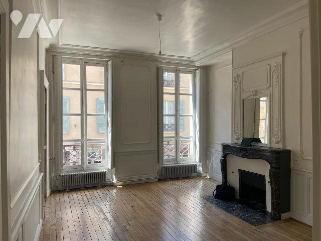 Appartement à louer, 74m², Versailles