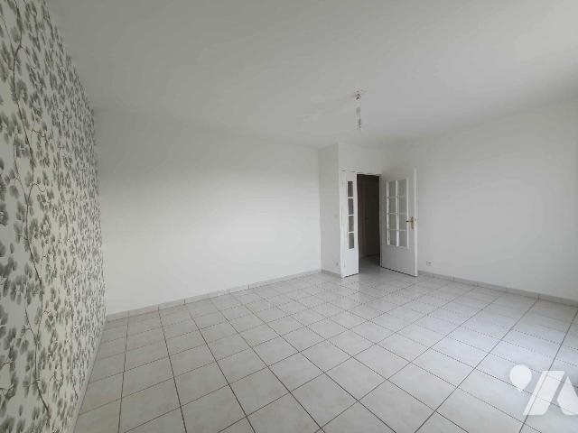 Appartement à louer, 66m², Falaise