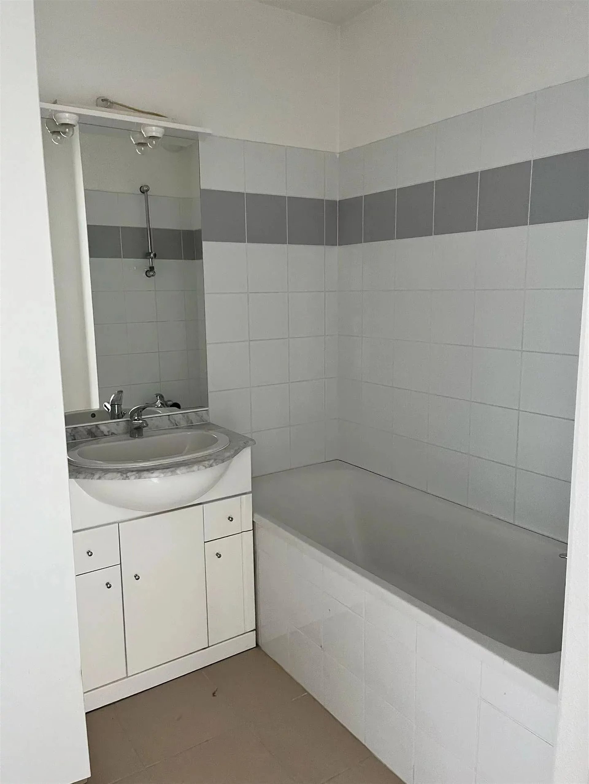 Appartement à louer, 43m², Rochefort