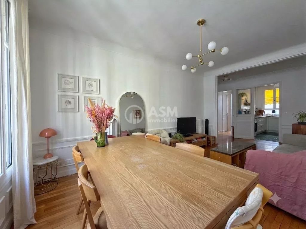 Appartement à louer, 76m², Courbevoie