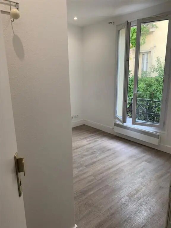 Appartement à louer, 10m², Courbevoie