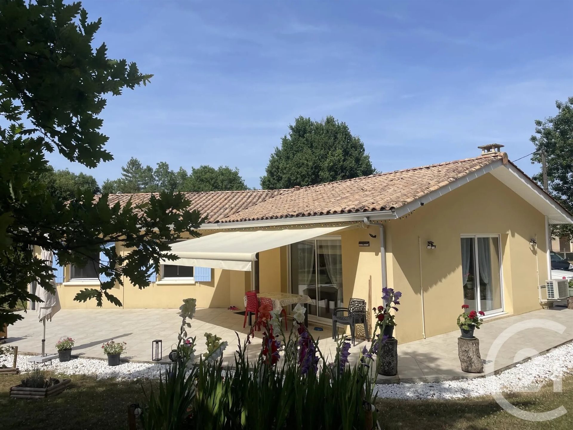 Maison à vendre, 110m², Saint-Martial-d'Artenset