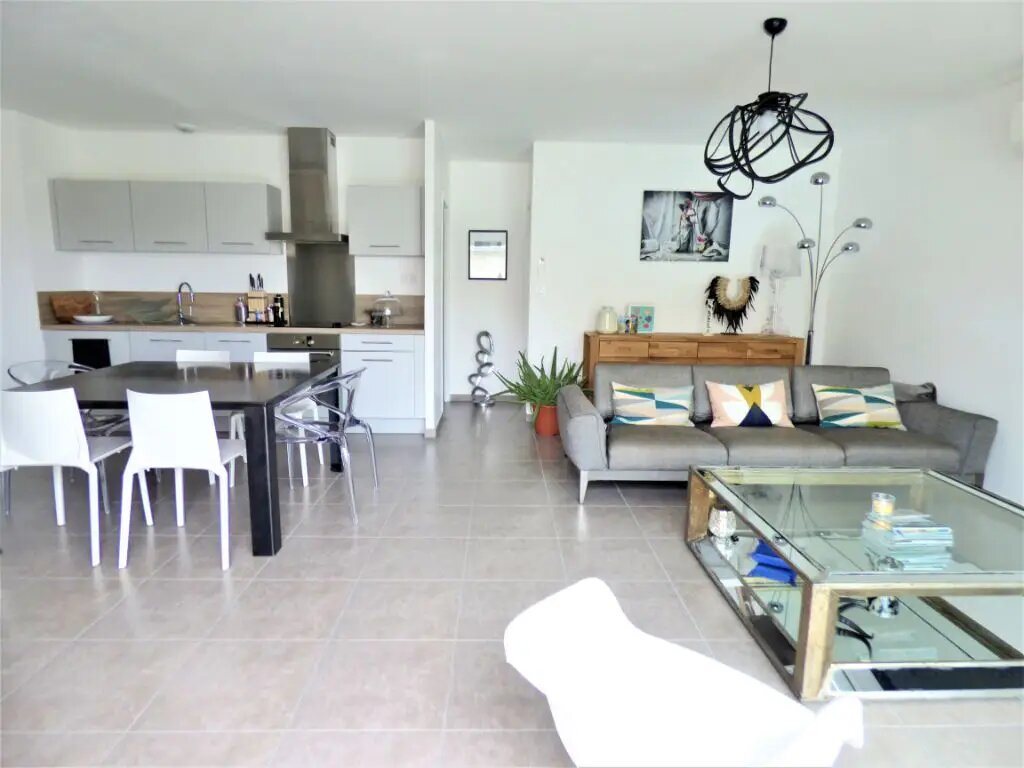 Maison à louer, 85m², Izon