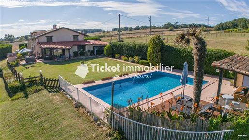 Maison 7 pièces 226 m² · à Lévignac · 226 m² · 460 000 €