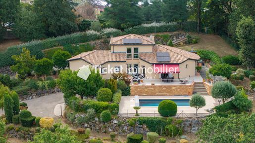 Maison 7 pièces 232 m² · à Cornebarrieu · 232 m² · 750 000 €