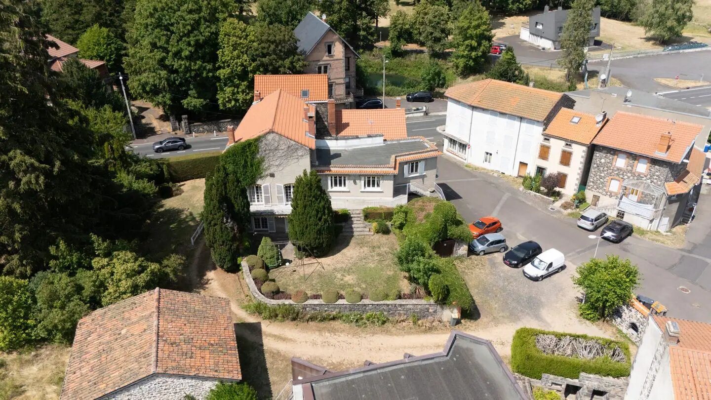 Maison à vendre, 177m², Saint-Genès-Champanelle