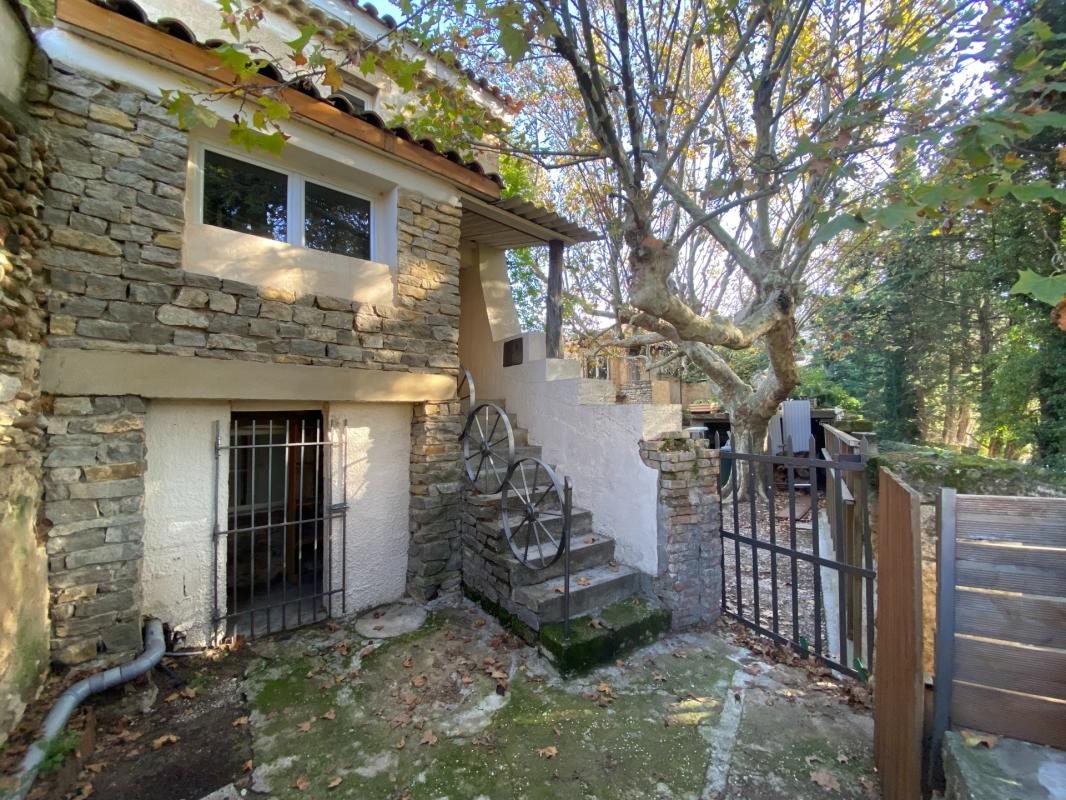 Maison à louer, 83m², Domazan