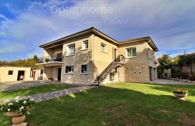 Maison à vendre, 226m², Barbezieux-Saint-Hilaire