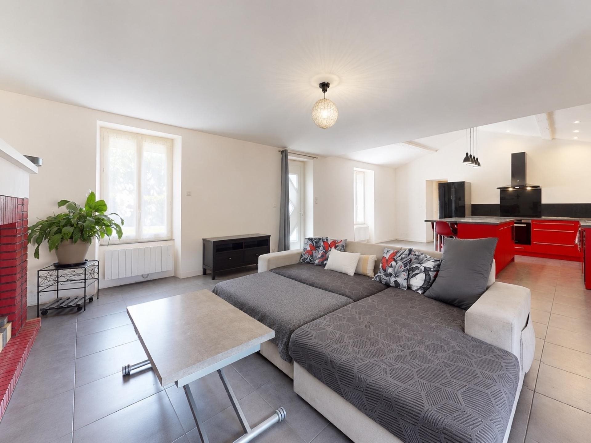 Maison à vendre, 94m², Léogeats