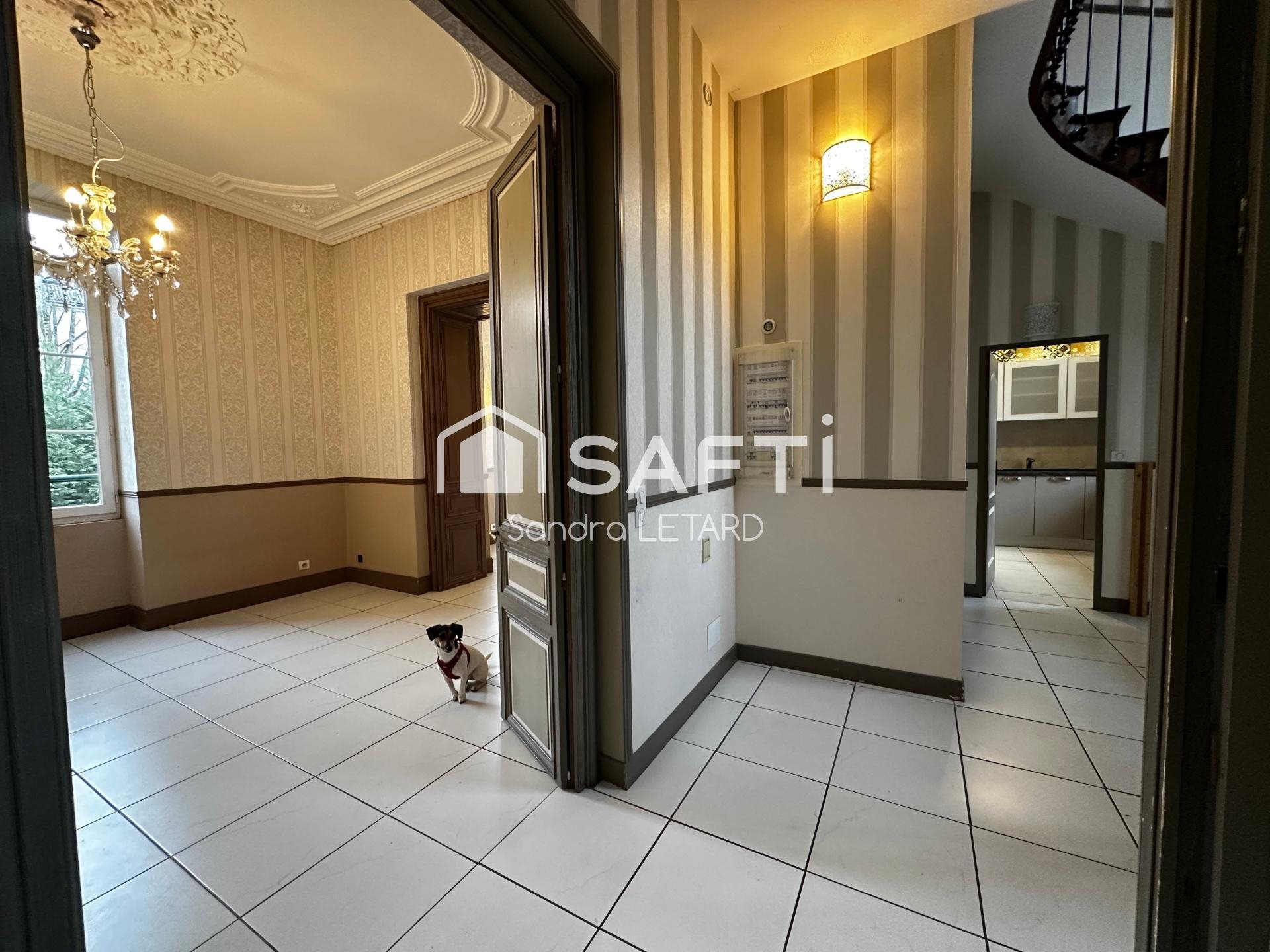 Maison à vendre, 221m², Angoulême
