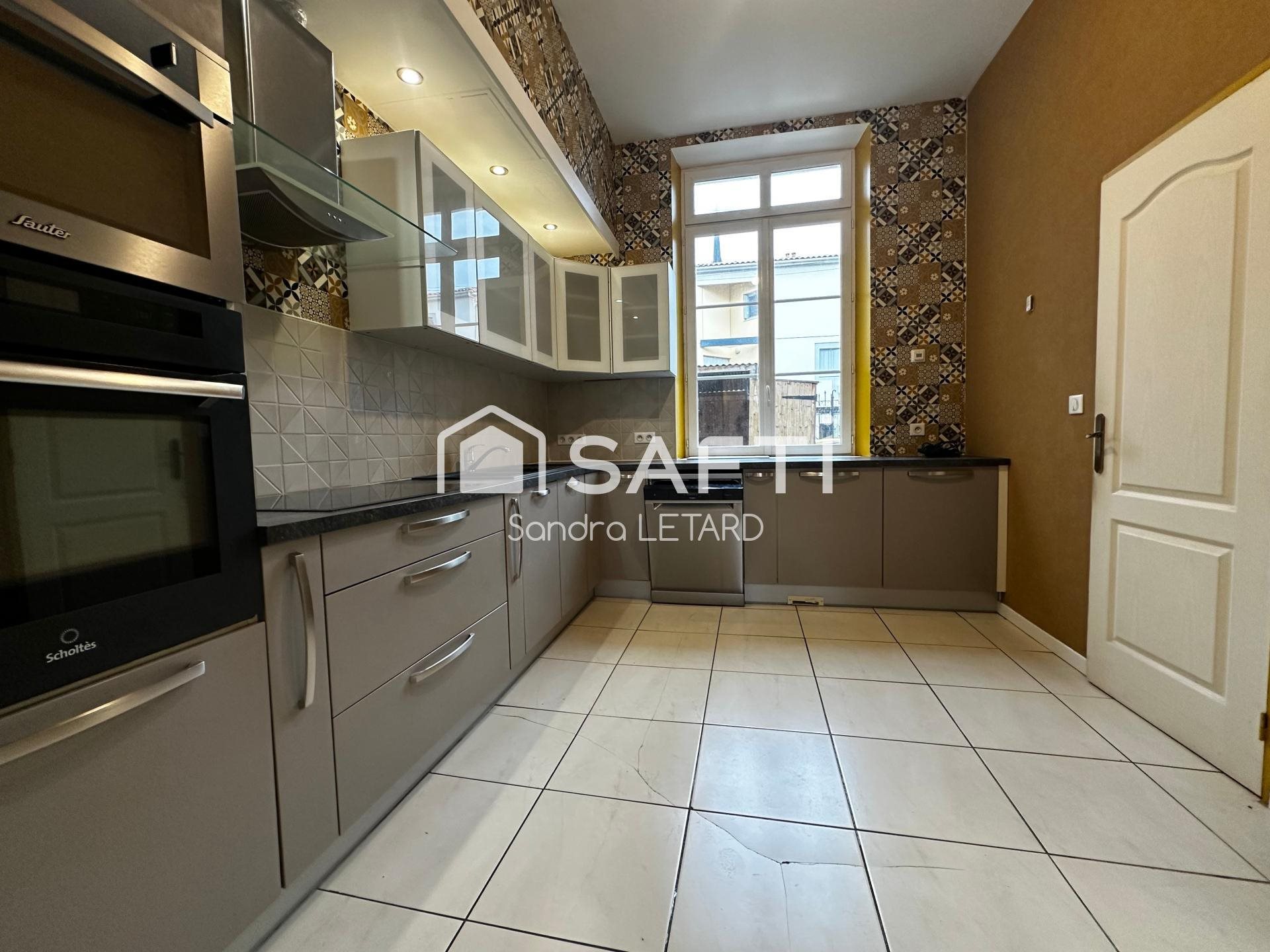 Maison à vendre, 221m², Angoulême