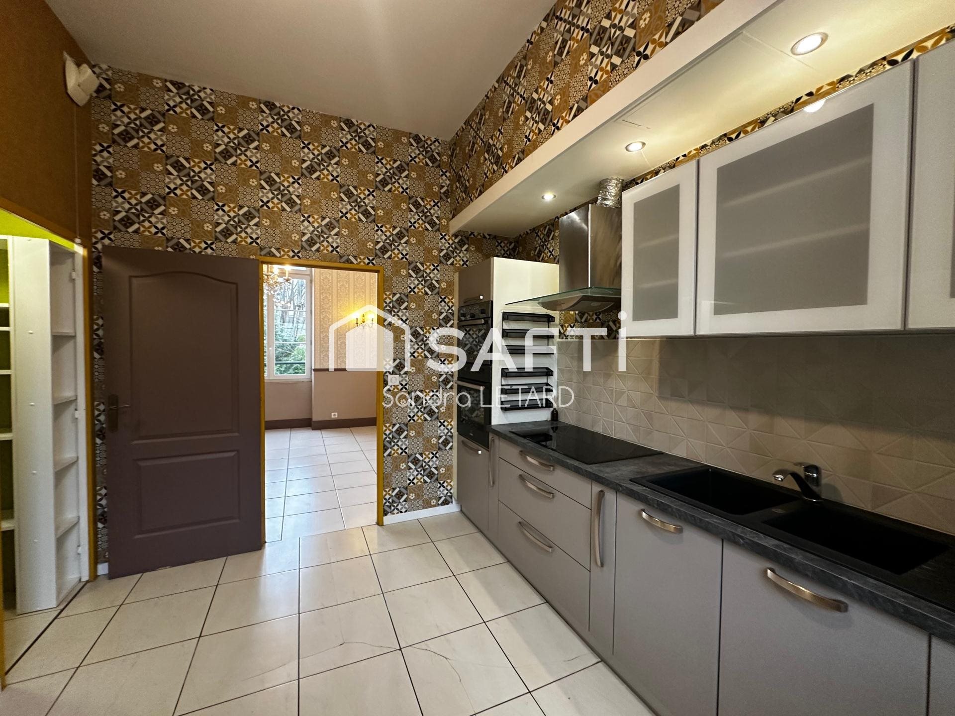 Maison à vendre, 221m², Angoulême