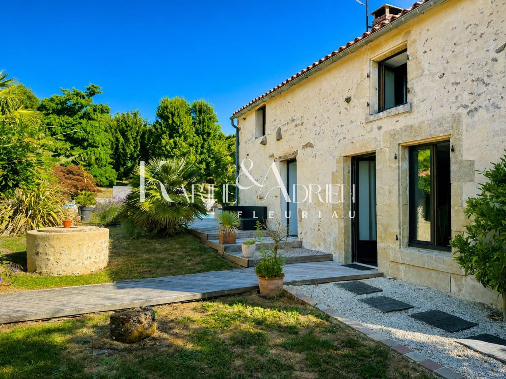 Maison à vendre, 246m², Saint-Cyr-des-Gâts