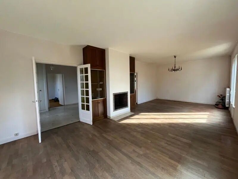 Maison à vendre, 214m², Saint-Amand-Montrond