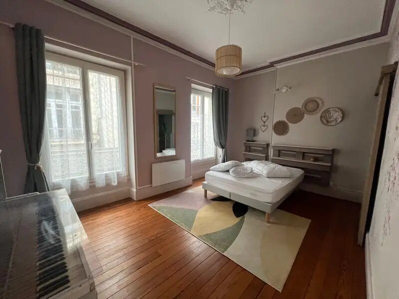 Appartement à vendre, 239m², Saint-Amand-Montrond